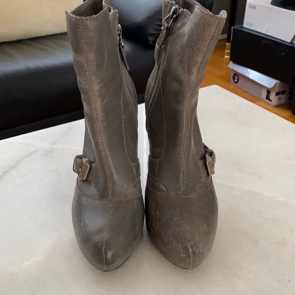 Rosegold leather boots